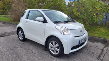 Toyota Iq 1.0Бензин 2013