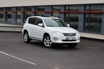 Toyota Rav 4 2.2Дизель 2010