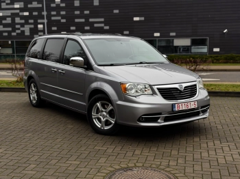 Lancia Voyager 2.8Дизель 2015